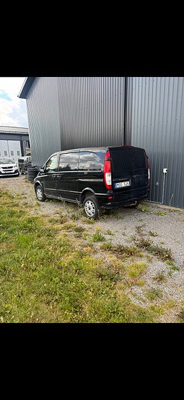 Mercedes-Benz Vito 113 2 of 6