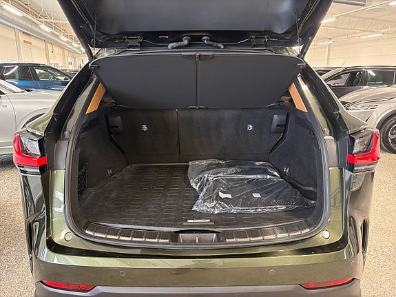 Lexus NX350h 8 of 8