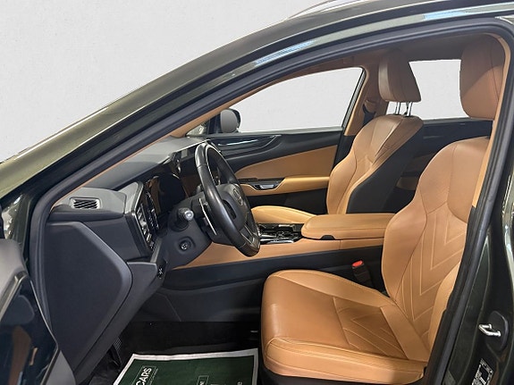 Lexus NX350h 5 of 8