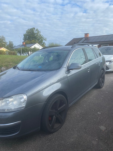 Volkswagen Golf V 3 of 9