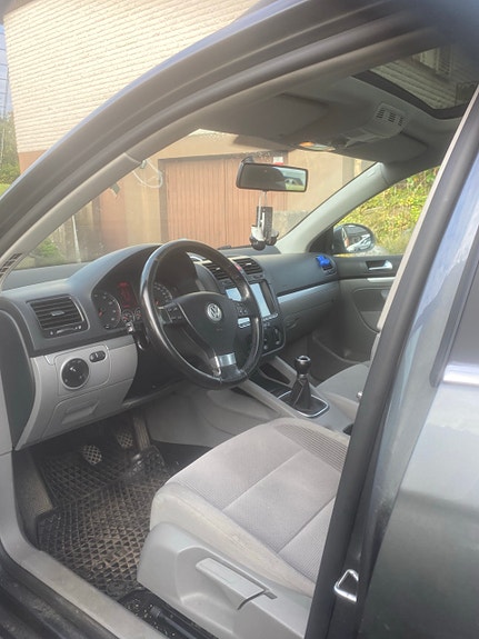 Volkswagen Golf V 5 of 9