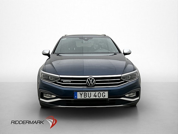 Volkswagen Passat Alltrack 2 of 30
