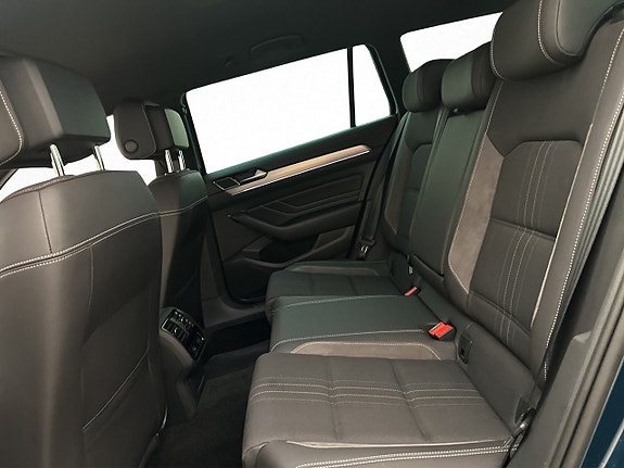 Volkswagen Passat Alltrack 23 of 30