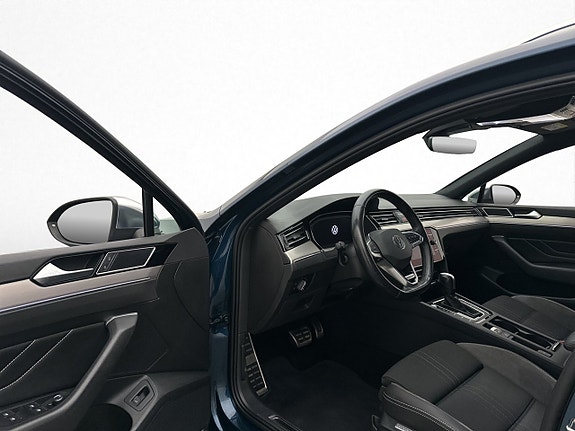 Volkswagen Passat Alltrack 9 of 30