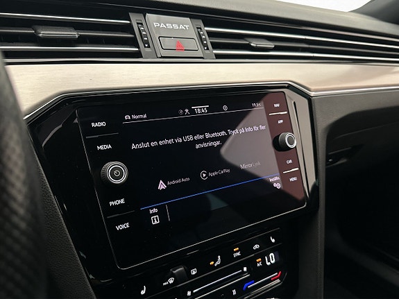 Volkswagen Passat Alltrack 17 of 30