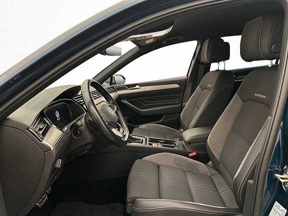 Volkswagen Passat Alltrack 10 of 30