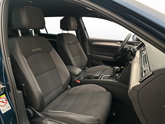 Volkswagen Passat Alltrack 22 of 30
