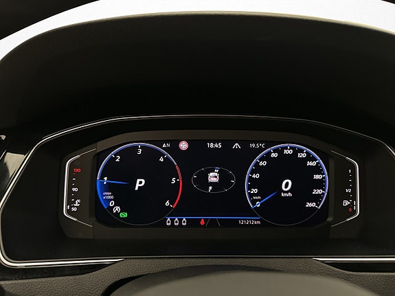 Volkswagen Passat Alltrack 14 of 30