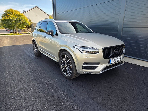 Volvo XC90 5 of 23