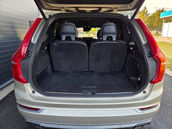 Volvo XC90 22 of 23