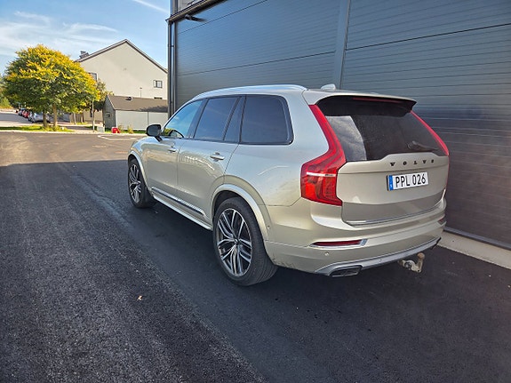 Volvo XC90 3 of 23