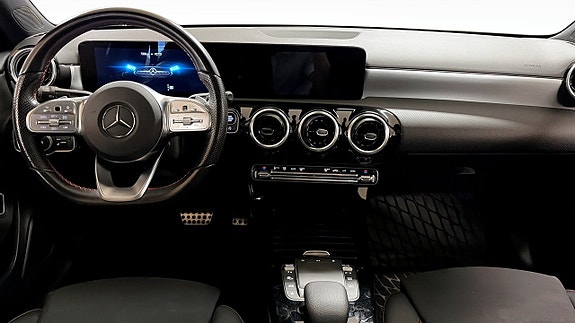 Mercedes-Benz A200 11 of 14