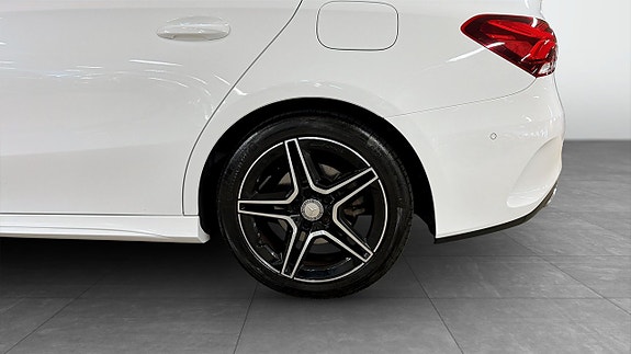 Mercedes-Benz A200 6 of 14