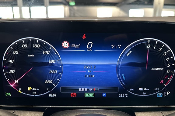 Mercedes-Benz GLC300 e 14 of 27