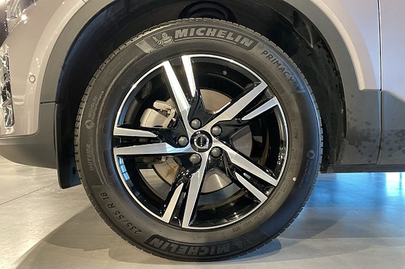 Volvo XC40 15 of 15