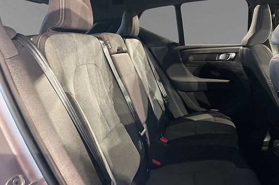 Volvo XC40 11 of 15