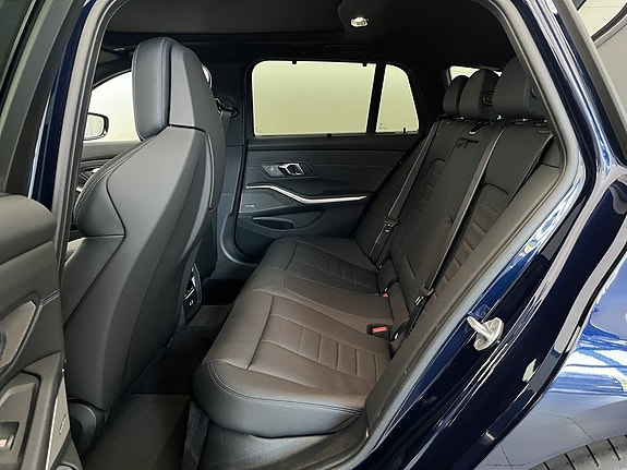 BMW M340i 13 of 16