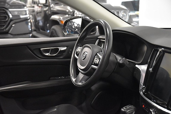 Volvo V60 8 of 25