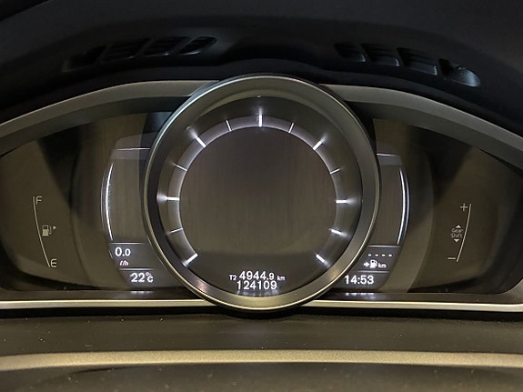 Volvo V40 Cross Country 11 of 13