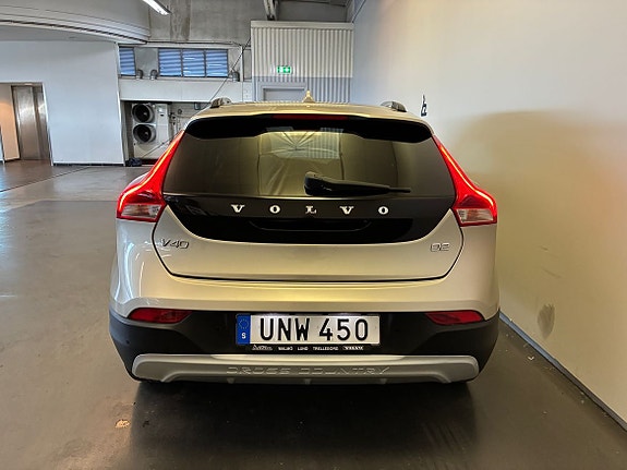 Volvo V40 Cross Country 7 of 13