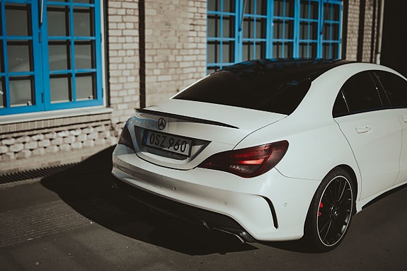 Mercedes-Benz CLA45 3 of 7