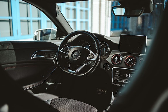 Mercedes-Benz CLA45 6 of 7