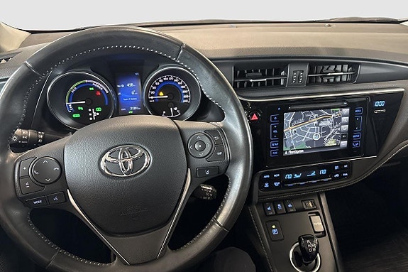 Toyota Auris 11 of 13