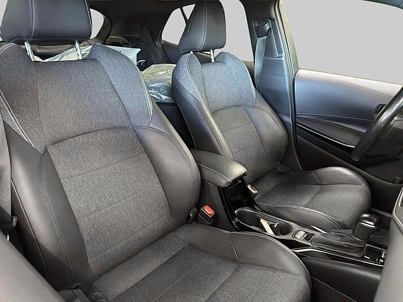 Toyota Corolla 8 of 14