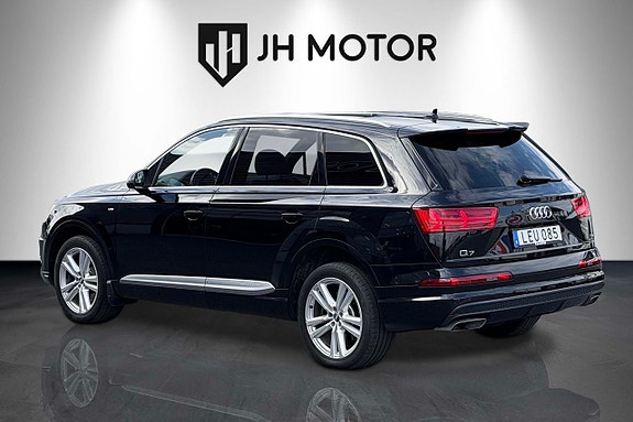 Audi Q7 4 of 25