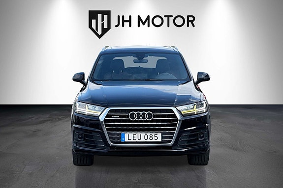 Audi Q7 9 of 25