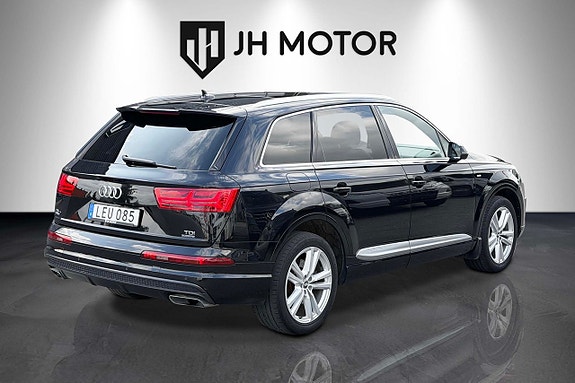 Audi Q7 6 of 25