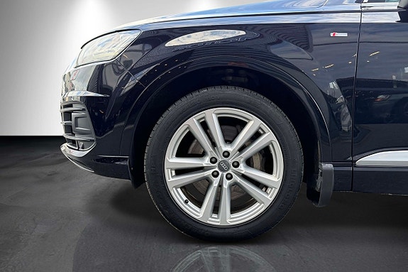 Audi Q7 11 of 25