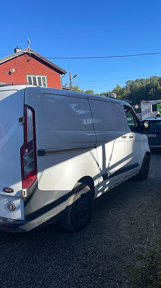 Ford Transit Custom 2 of 6