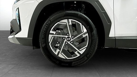 Hyundai Tucson 9 of 12