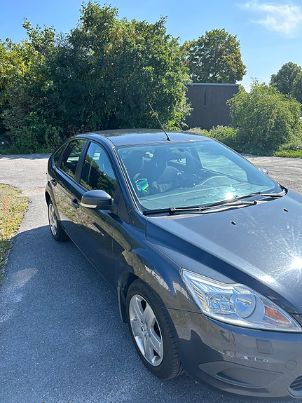 Ford Focus 2 of 9