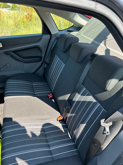 Ford Focus 7 of 9