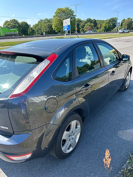 Ford Focus 5 of 9