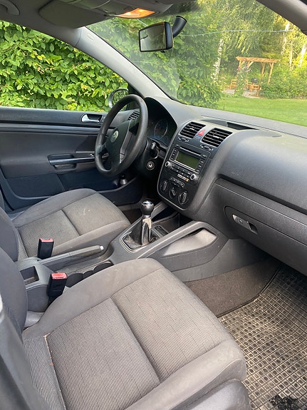 Volkswagen Golf V 5 of 7