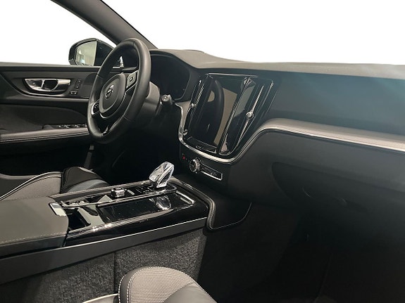 Volvo V60 4 of 14