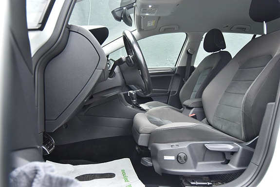 Volkswagen Golf Alltrack 11 of 26