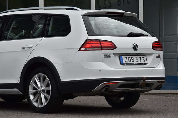 Volkswagen Golf Alltrack 6 of 26