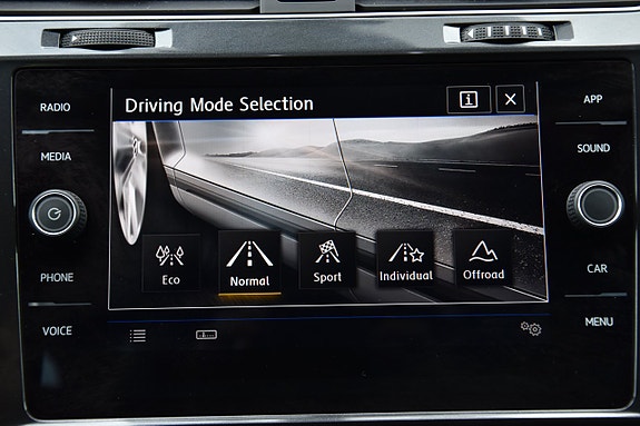 Volkswagen Golf Alltrack 18 of 26