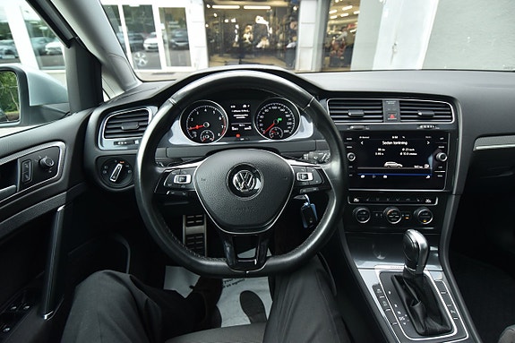 Volkswagen Golf Alltrack 14 of 26