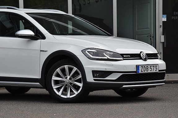 Volkswagen Golf Alltrack 3 of 26