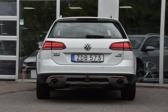 Volkswagen Golf Alltrack 7 of 26