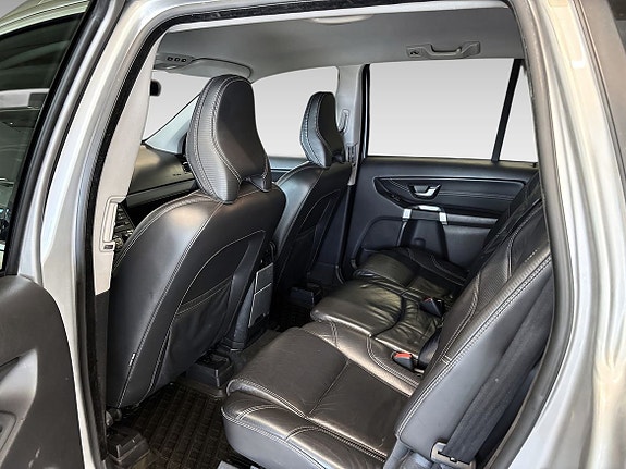 Volvo XC90 10 of 20