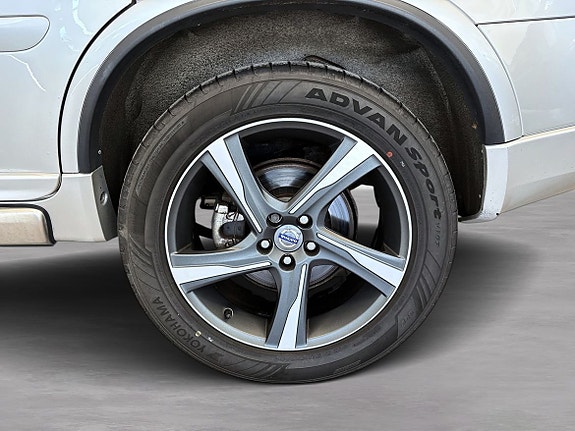 Volvo XC90 17 of 20