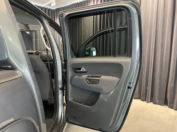 Volkswagen Amarok 30 of 30