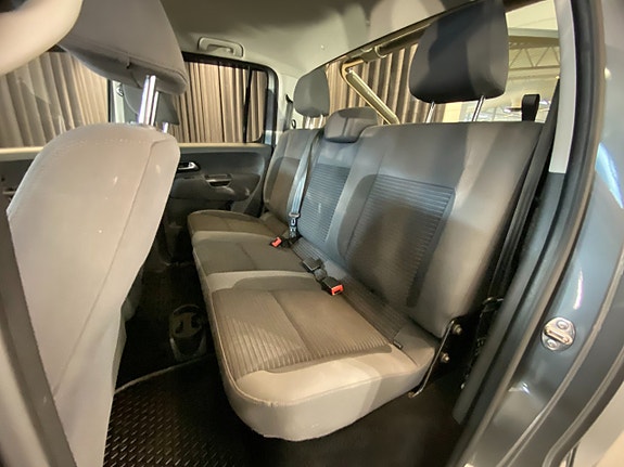Volkswagen Amarok 7 of 30