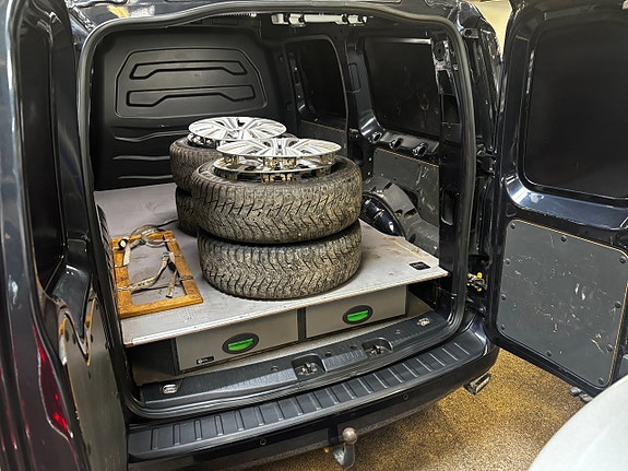 Volkswagen Caddy Maxi 6 of 6